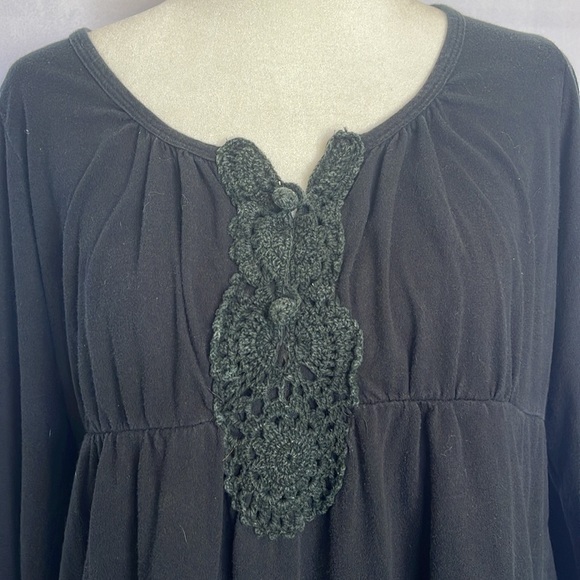 Susie Black Y2K Babydoll Blouse Size M Long Bell Sleeves Crochet Front Boho - Picture 2 of 8